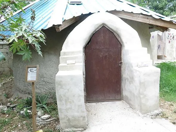 ポルトープランス Haiti Communitereホステル